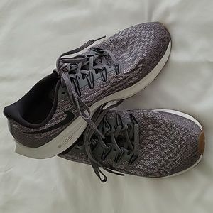Nike Zoom Pegasus 36, gray, size 9.5